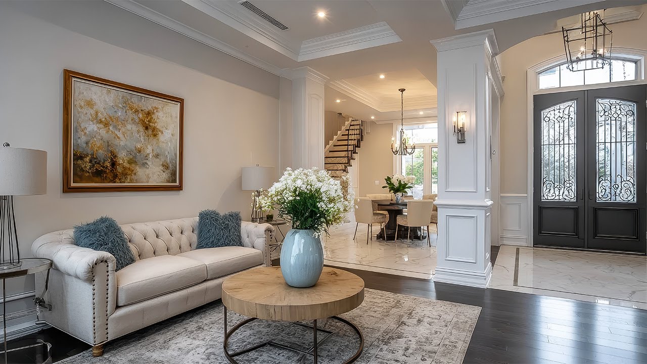 How to Master "Quiet Luxury": Seamless Entryway to Living Room Transition