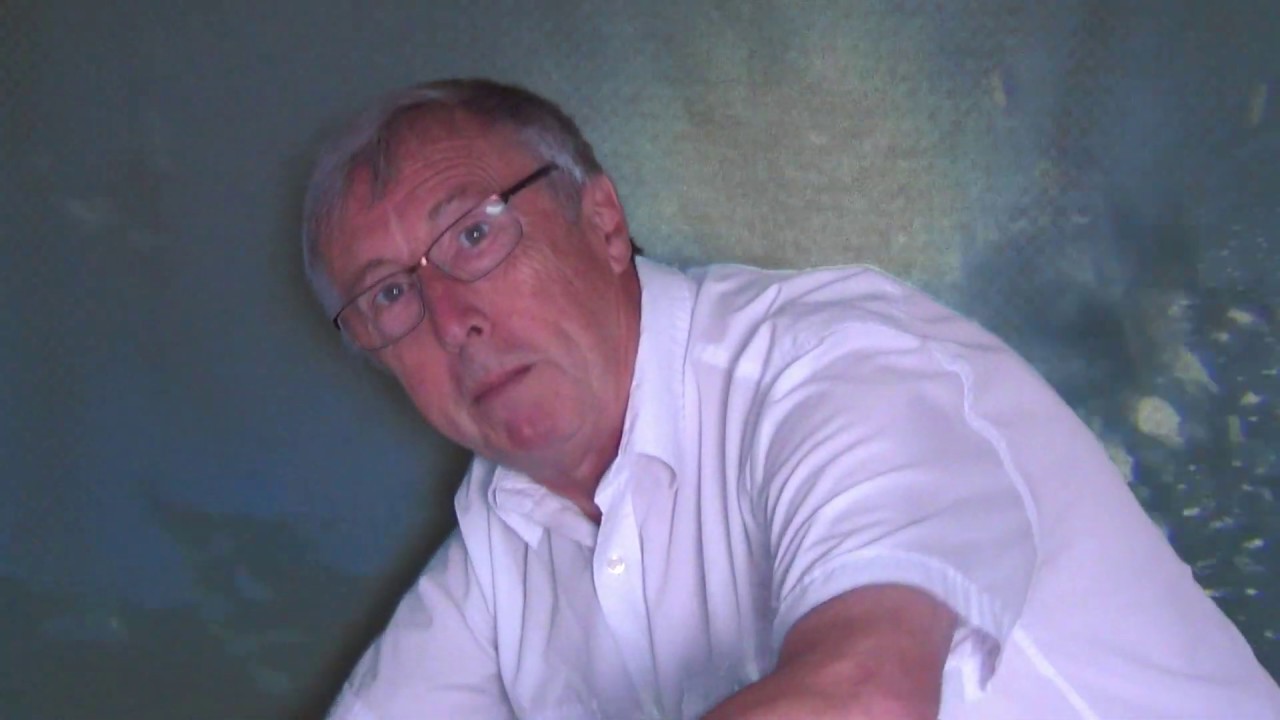 Cheap Green Screen Test  with  Pete SCUBA Hayward