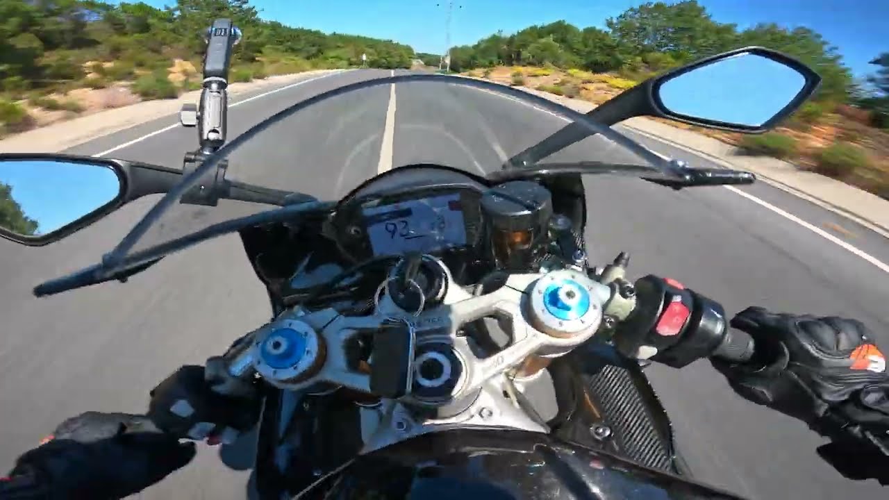 Triumph Daytona 765 Moto2 | Warming Up