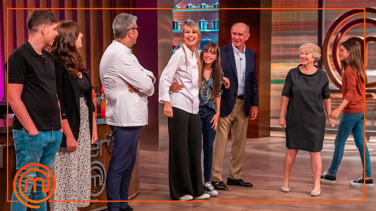 Los familiares de Flo y Raquel &iexcl;Preparados para animarlos! | MasterChef Celebrity 5