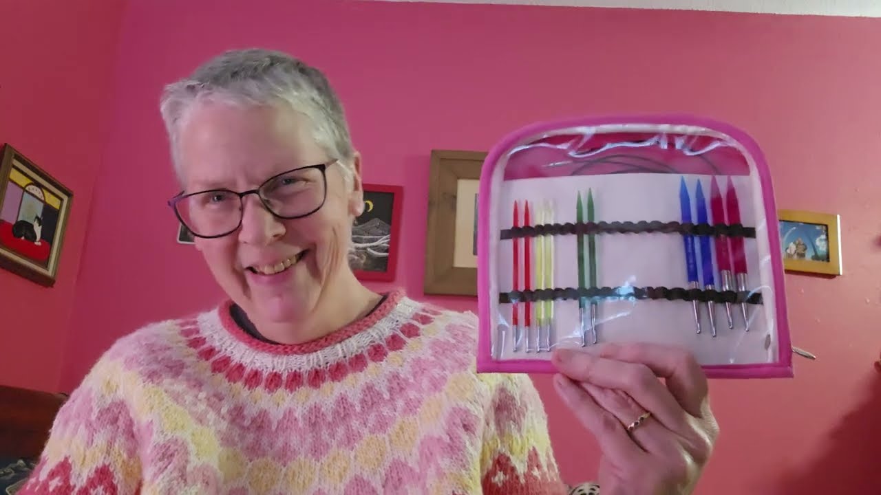 These Interchangeable ACRYLIC Circular Knitting Needles Are Surprisingly Awesome