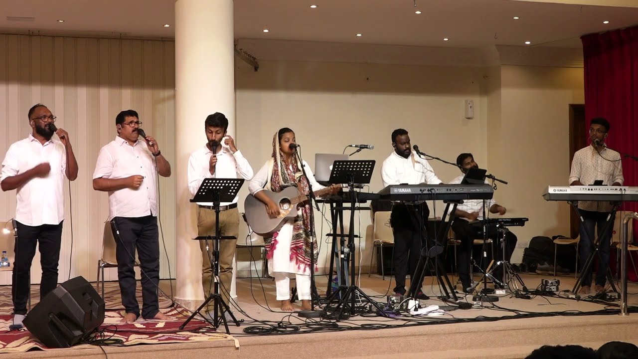 En priyan valamkarathil pidichenne * Lyrics Malayalam Christian Song * IPC Worship Centre Sharjah