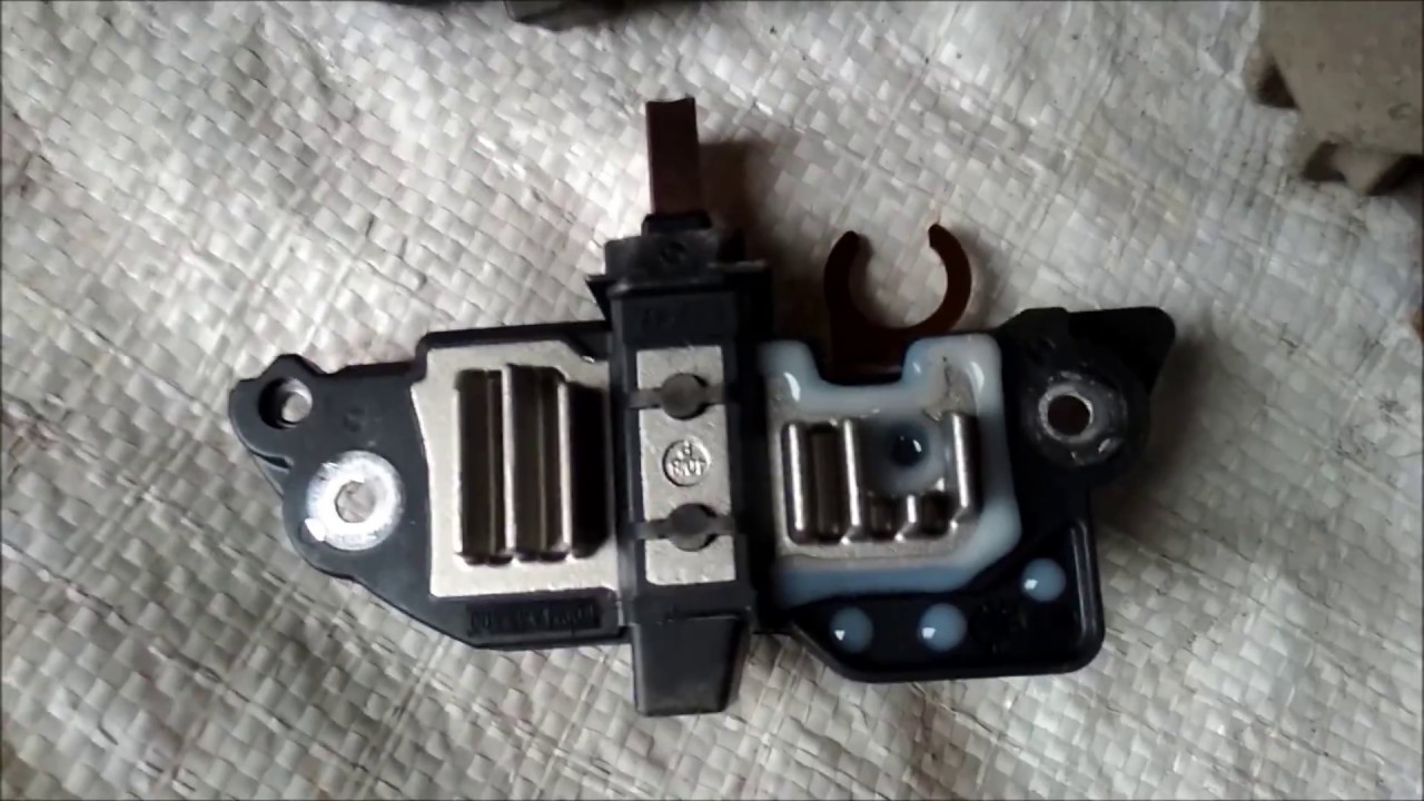 Ремонт генератора Renault. Замена щеток и реле регулятора напряжения.