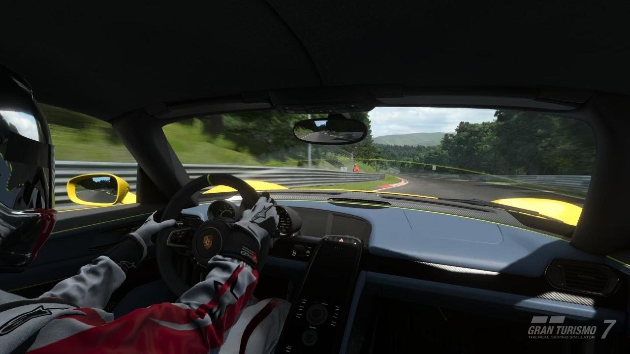 Mon 6:56 first lap sans l'avoir conduite depuis 1 ans