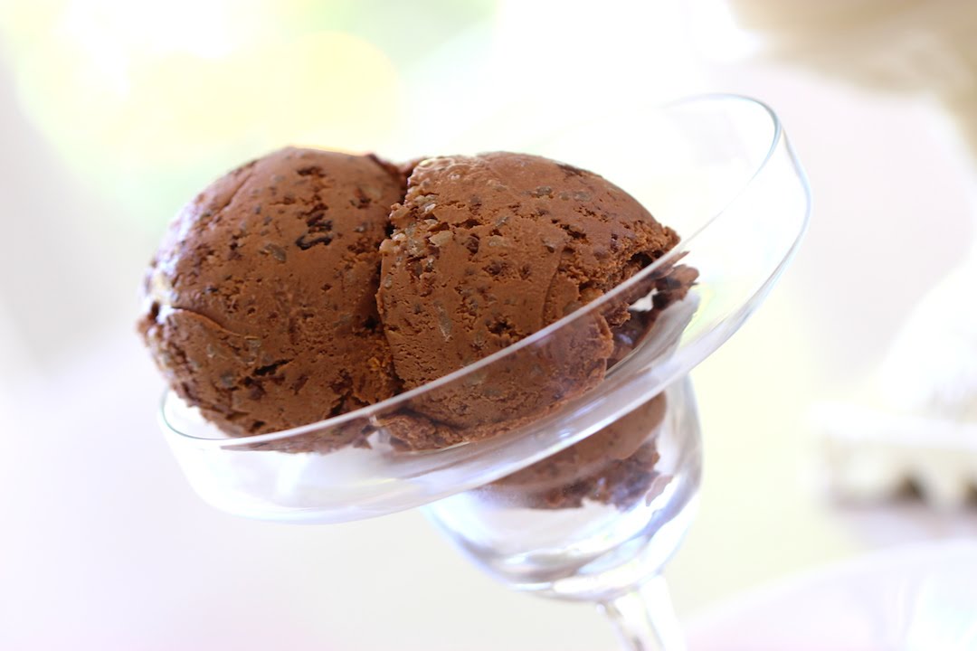 Beth's Homemade Chocolate Chunk Ice Cream | ENTERTAINING WITH BETH