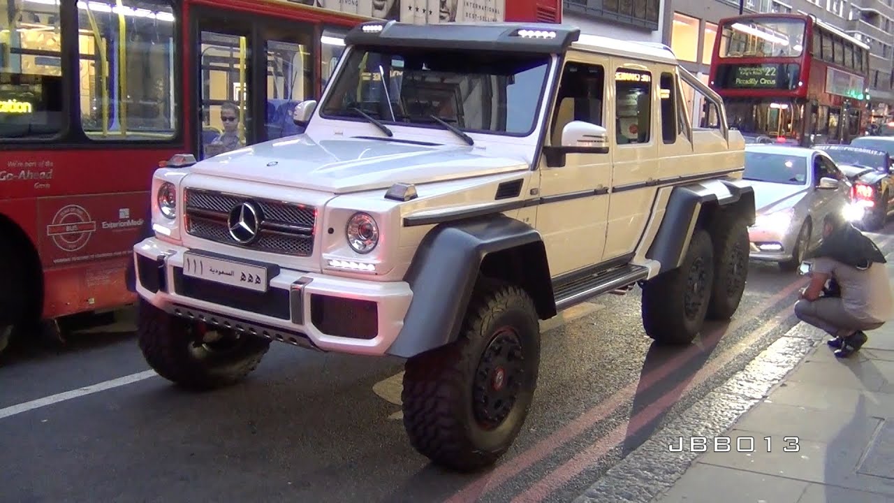 Monster Mercedes G63 6X6 AMG Fast Acceleration in the City