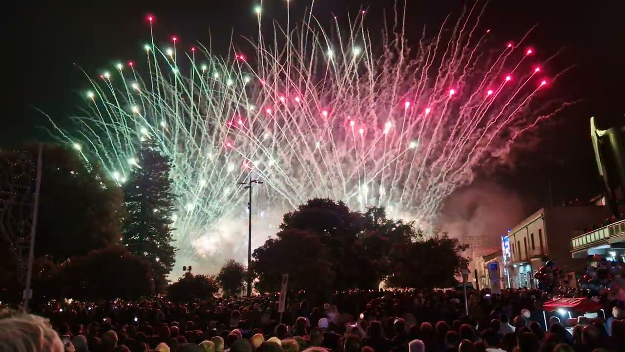 Trecastagni 9 Maggio 2025. Partito Sant'Alfio e Spettacolo Pirotecnico della Ditta ETNA PYRO