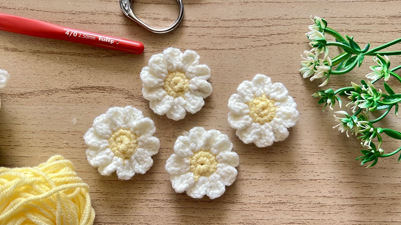 🥰🌼🌸 Wow very easy crochet Daisy motif making, #daisy #crochet 