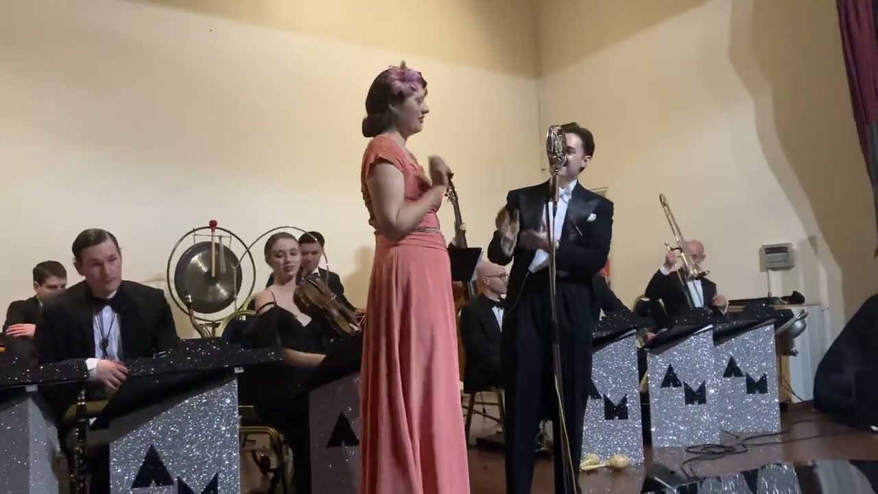 Alex Mendham and His Orchestra - I Got a Feelin’ You’re Foolin’