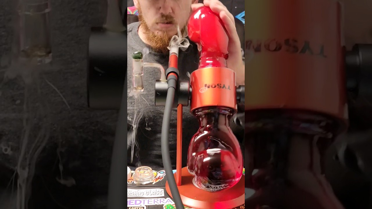 🥊Tyson🥊2.0 dab sesh with @Honeybee_Herb710  Honeywell 🍯 on @St&uuml;ndenglass  smoking space age cake