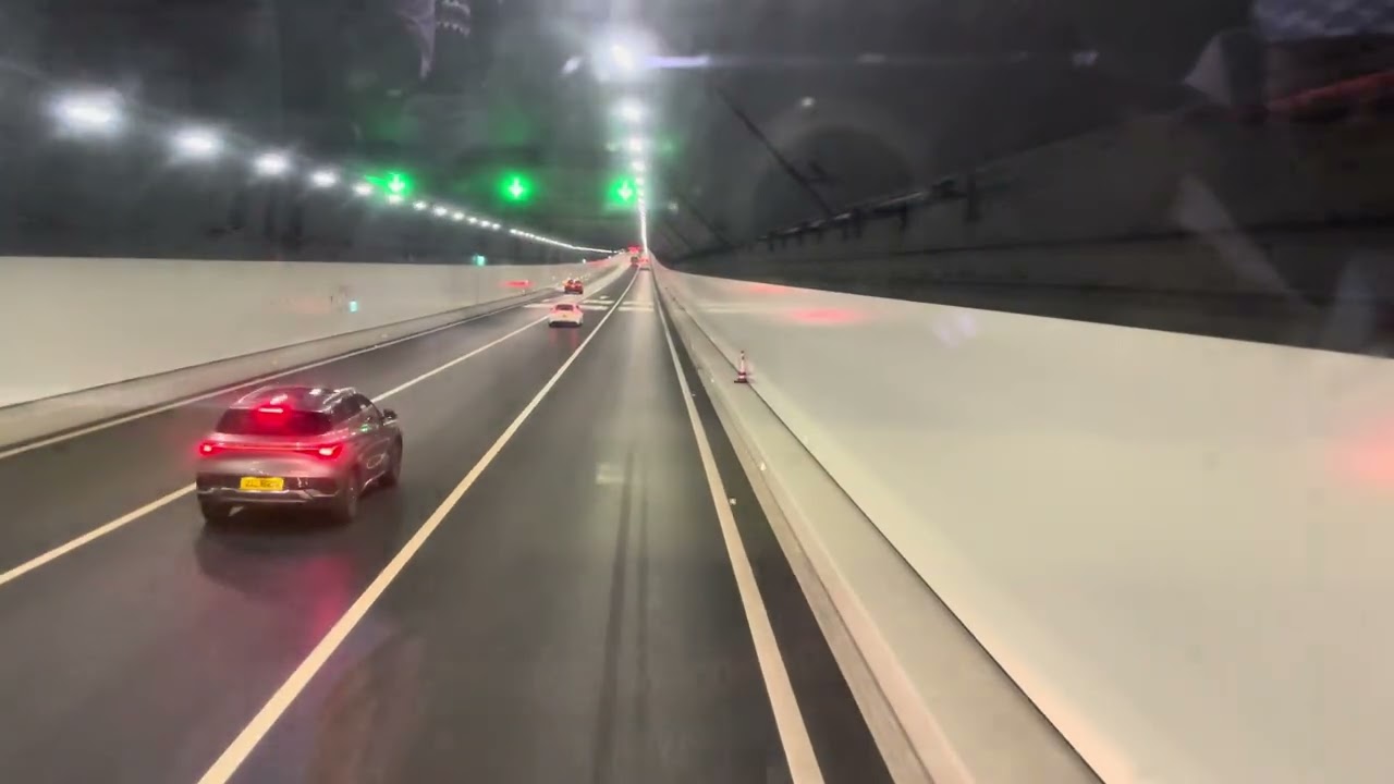 Hong Kong Macau underwater road .super amazing.
