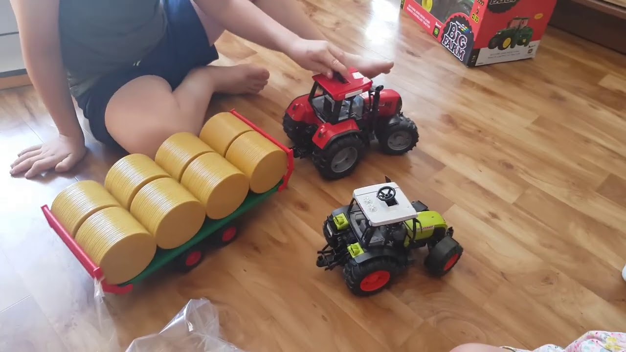 Bruder Przyczepa Baloty unboxing + John Deere RC