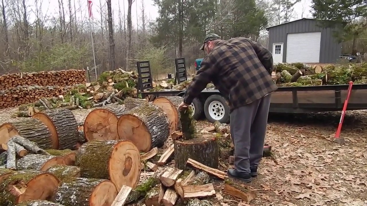 Splitting Firewood With Truper Splitting Maul