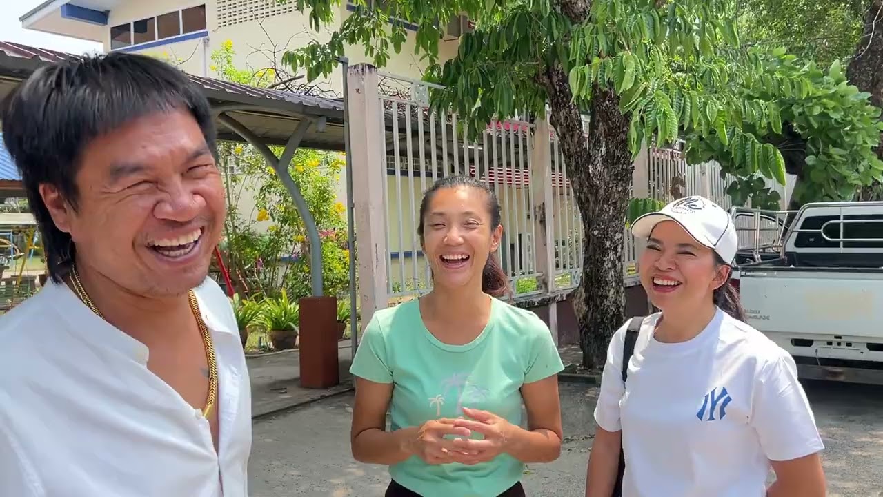 ดีใจกับชีวิตใหม่ของเธอ สาวแนน เมืองพิบูล มารับน้องแนนออกจากโรงพยาบาลครับ ดูคลิป