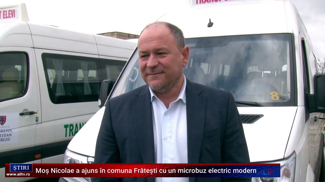 Moș Nicolae a ajuns în comuna Frătești cu un microbuz electric modern
