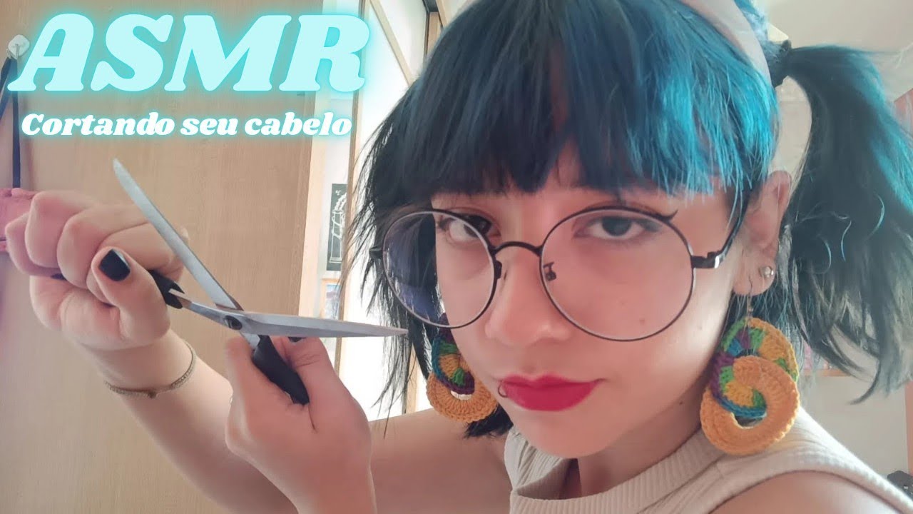 ASMR CABELEIREIRA MALUCA CORTA SEU CABELO (massagem, sons de tesoura, spray) ✂️