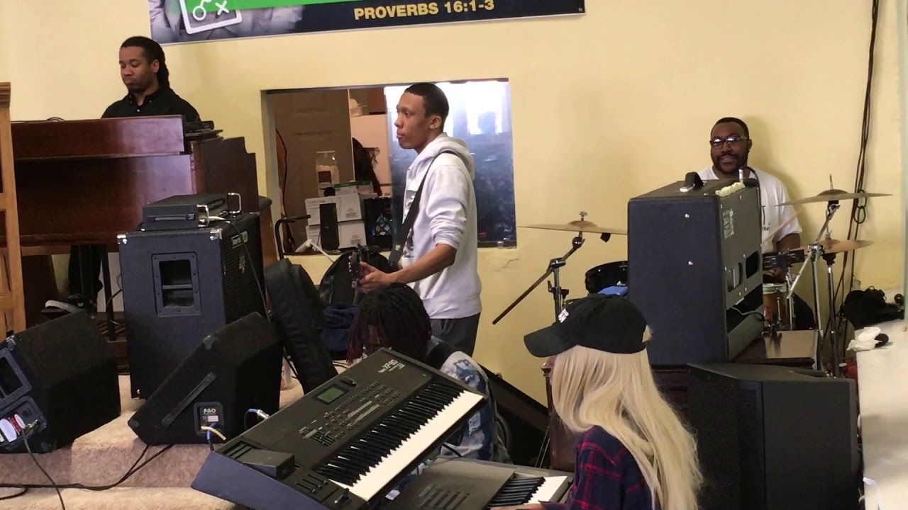 Micah Davis Jr. on Bass @ ASOLC Livestream - Palm Sunday - Nothing But The Blood