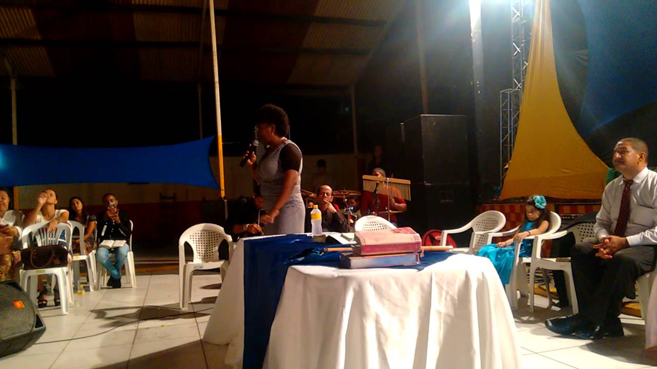 Pastora V&acirc;nia Albuquerque em Recife