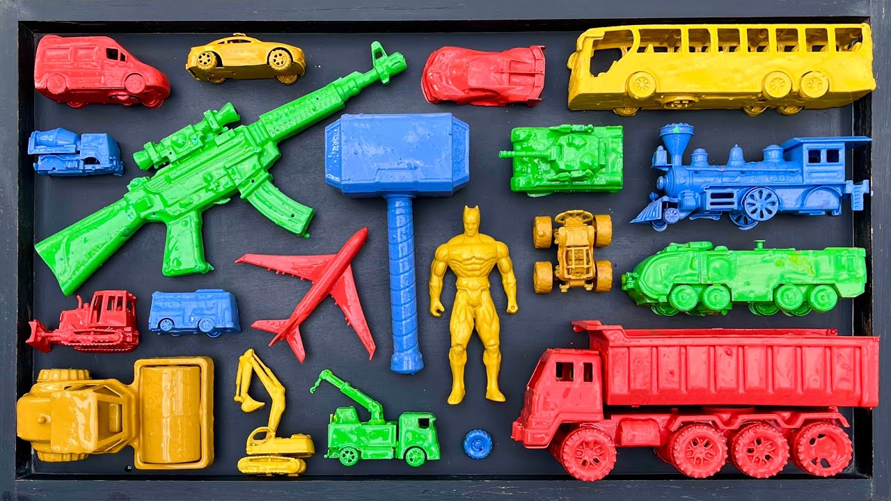 Membersihkan Mainan Mobil Balap,Kereta Api, Bus Telolet, Truk Molen, Tank Baja, Beko Excavator.