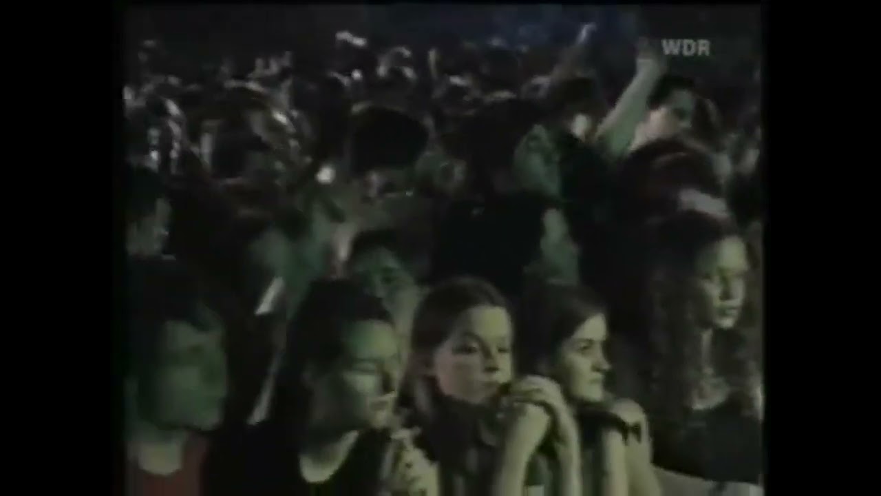 Muse - Muscle Museum, Osterrocknacht, Philipshalle, Dusseldorf, Germany  04/15/2001