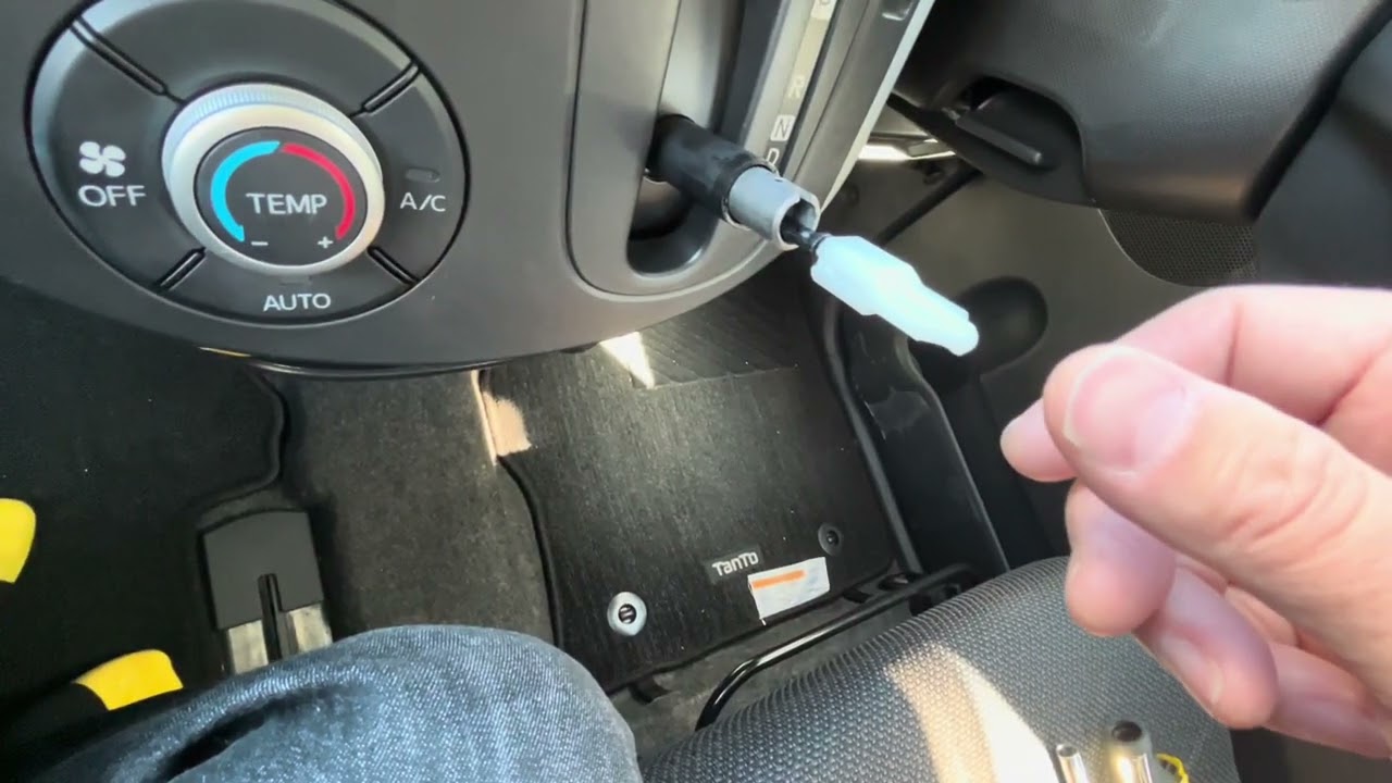 ダイハツ タント オーディオパネル交換 LA600S