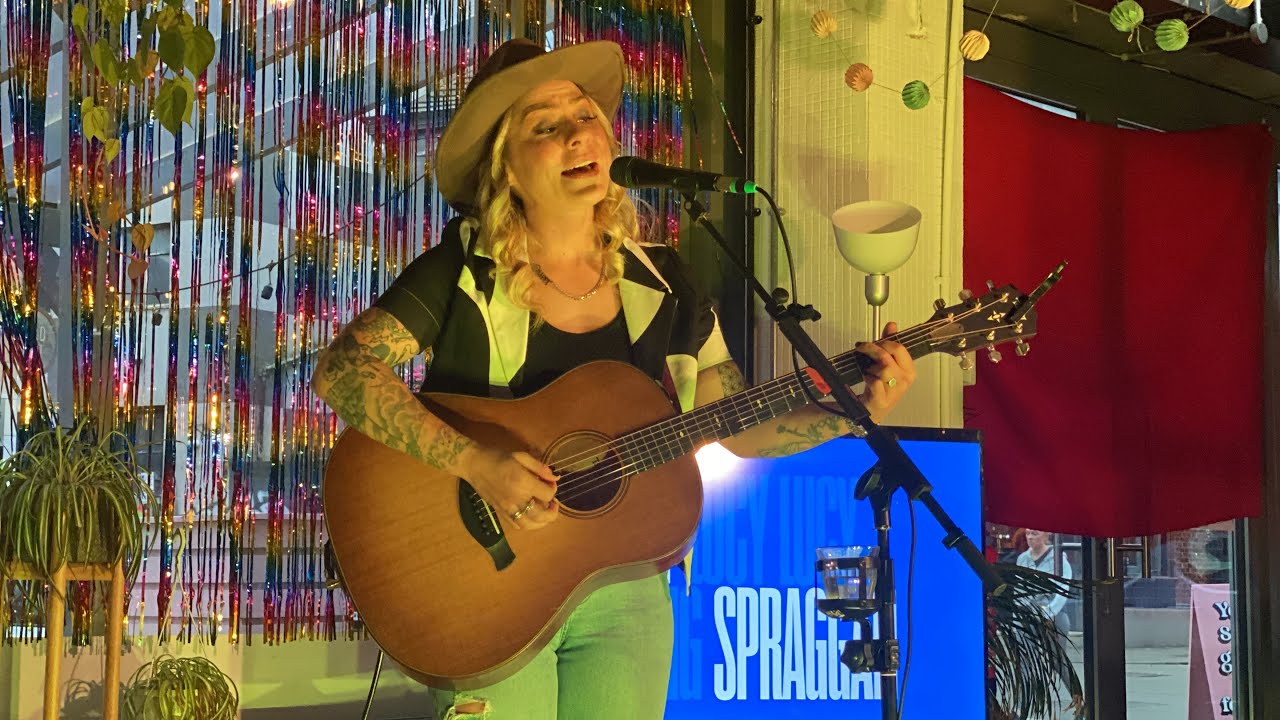 Lucy Spraggan - Everything Changes LIVE - Manchester 23/08/22