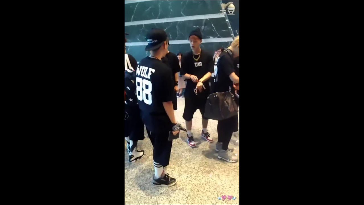 [Fancam] 130526 EXO at Airport