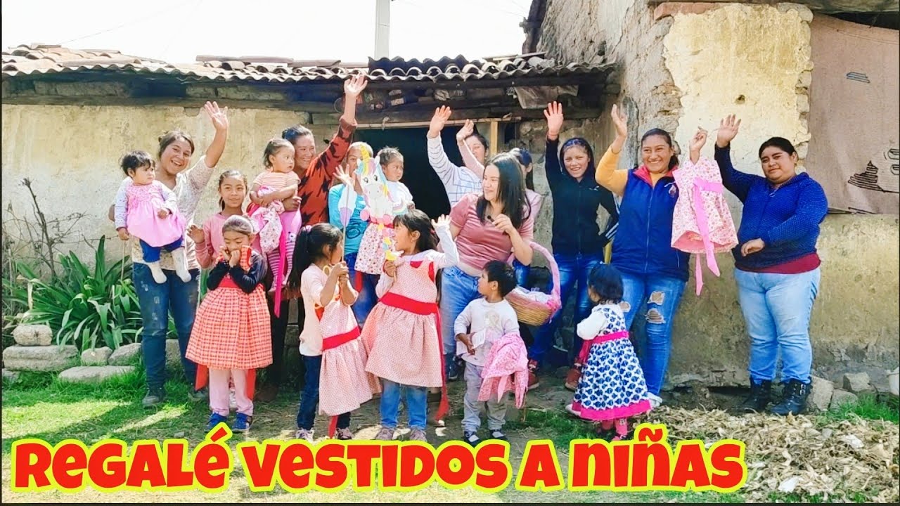 Regalando vestidos a niñas en pequeña comunidad | #regalando #vestidos