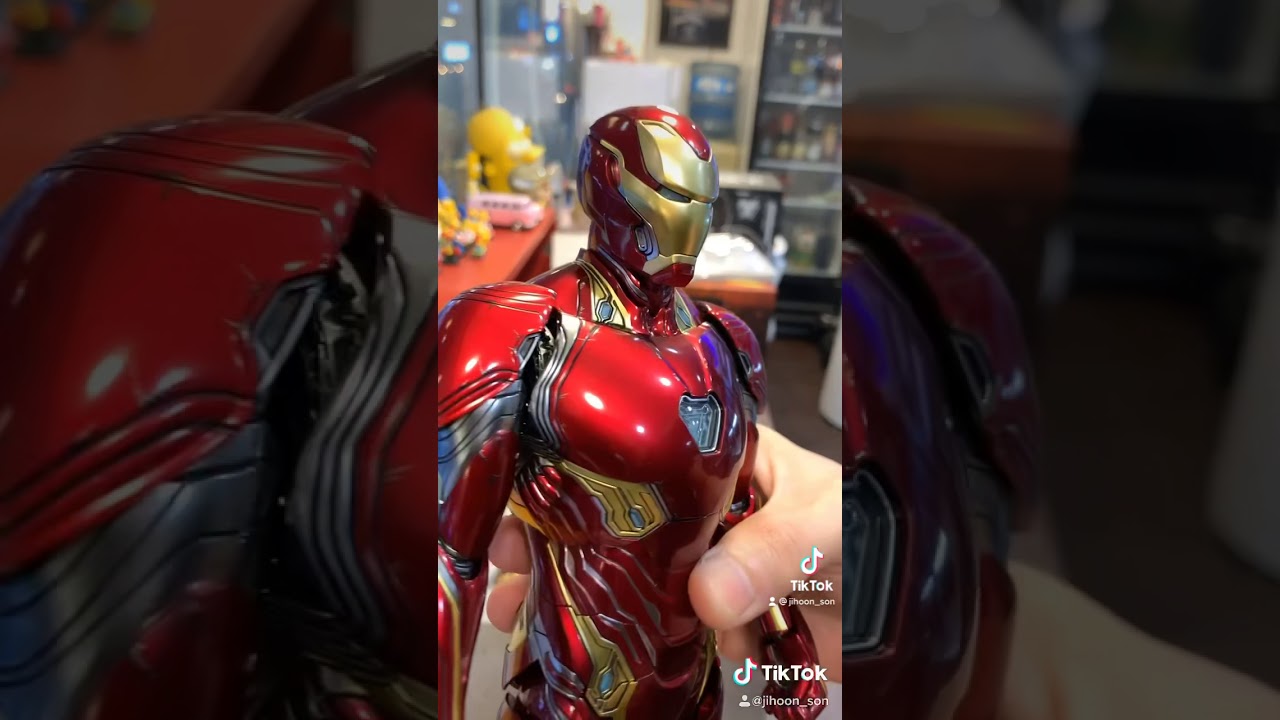 Hottoys Avengers Iron man MK50 UNBOXING