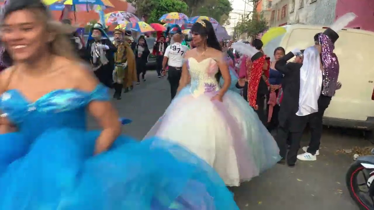 Carnaval 12 de JJH “Los Sinkehacer” Lunes 20 de Marzo 2023 Entrada con La Familia Arellano en el 90