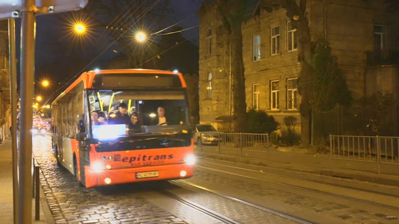 Ukraine, Lviv, Tram / Bus Stop Київська (488) @ night