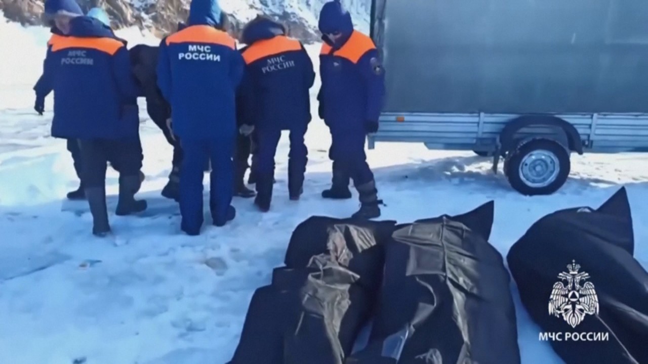 Семь тел китайских туристов из утонувшей «буханки» извлекли из озера Байкал