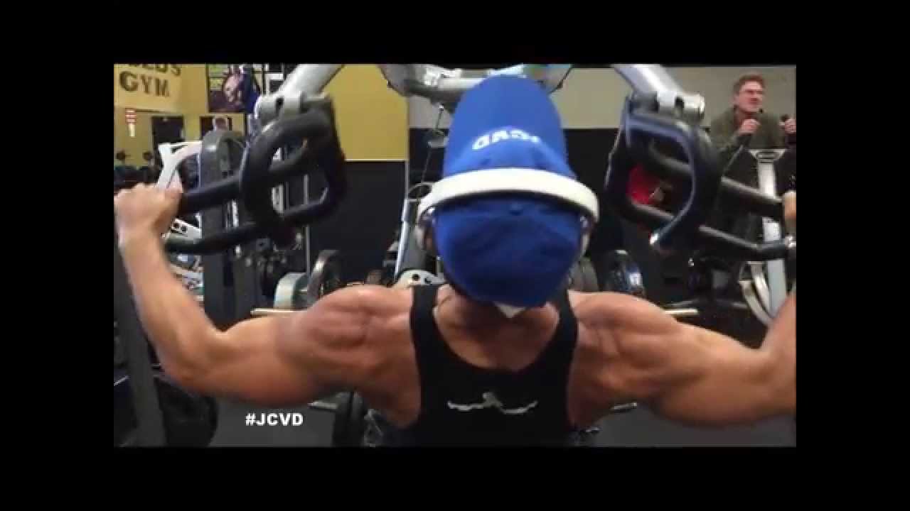 JCVD Warming Up / Training