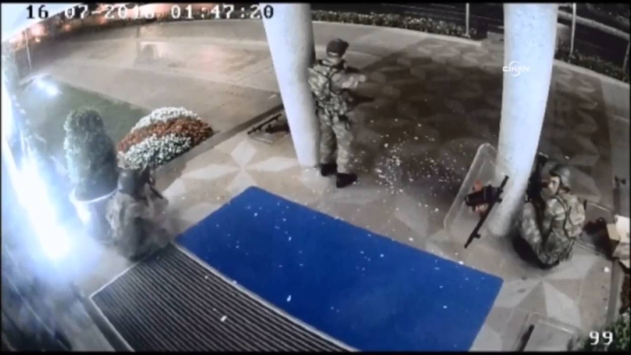 İBB'ye Darbe Gecesi Baskın Anına Ait Yeni G&ouml;r&uuml;nt&uuml;ler