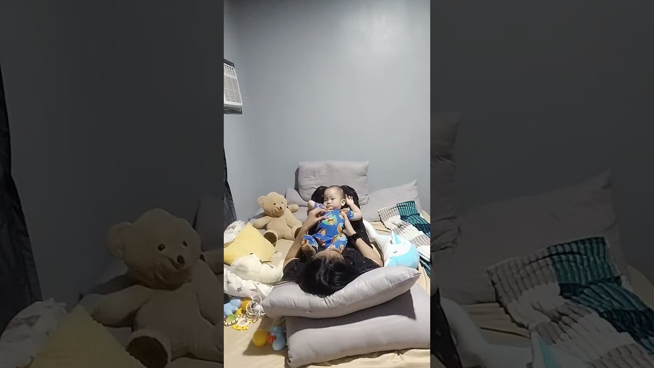 playing with mama 😍😍