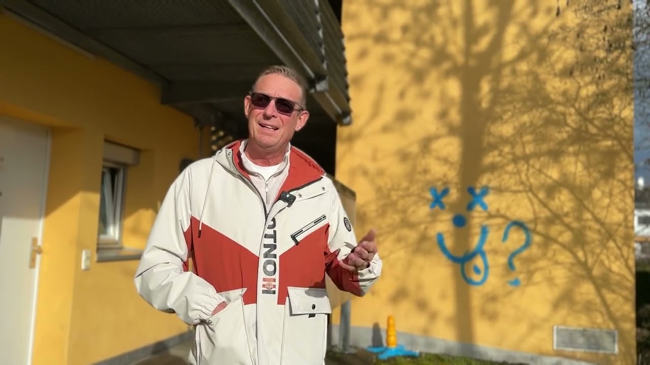 Bregenz: Smiley-Graffiti sorgt bei Wohnanlage für Ärger