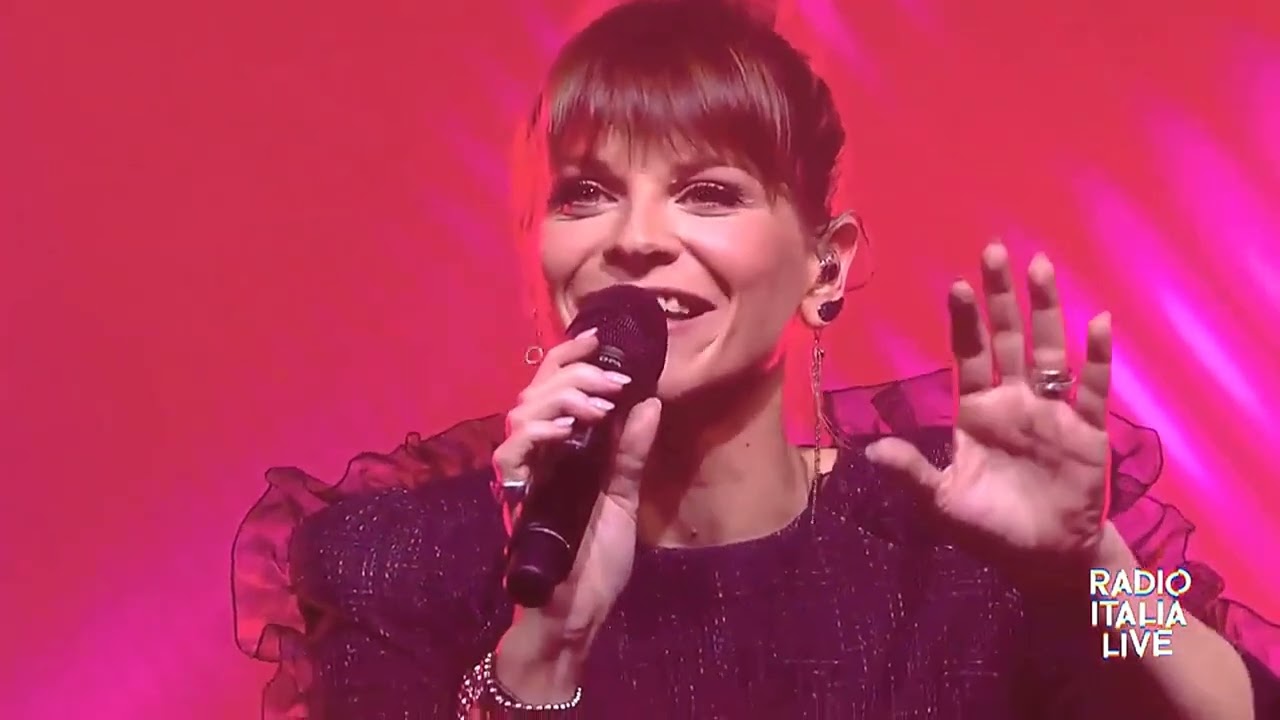 Alessandra Amoroso - Amore Puro (Radio Italia Live  14 03 19)