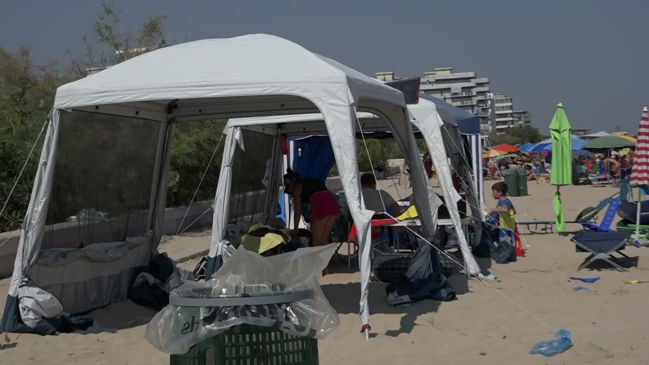 San Girolamo, in spiaggia troppi gazebo: 