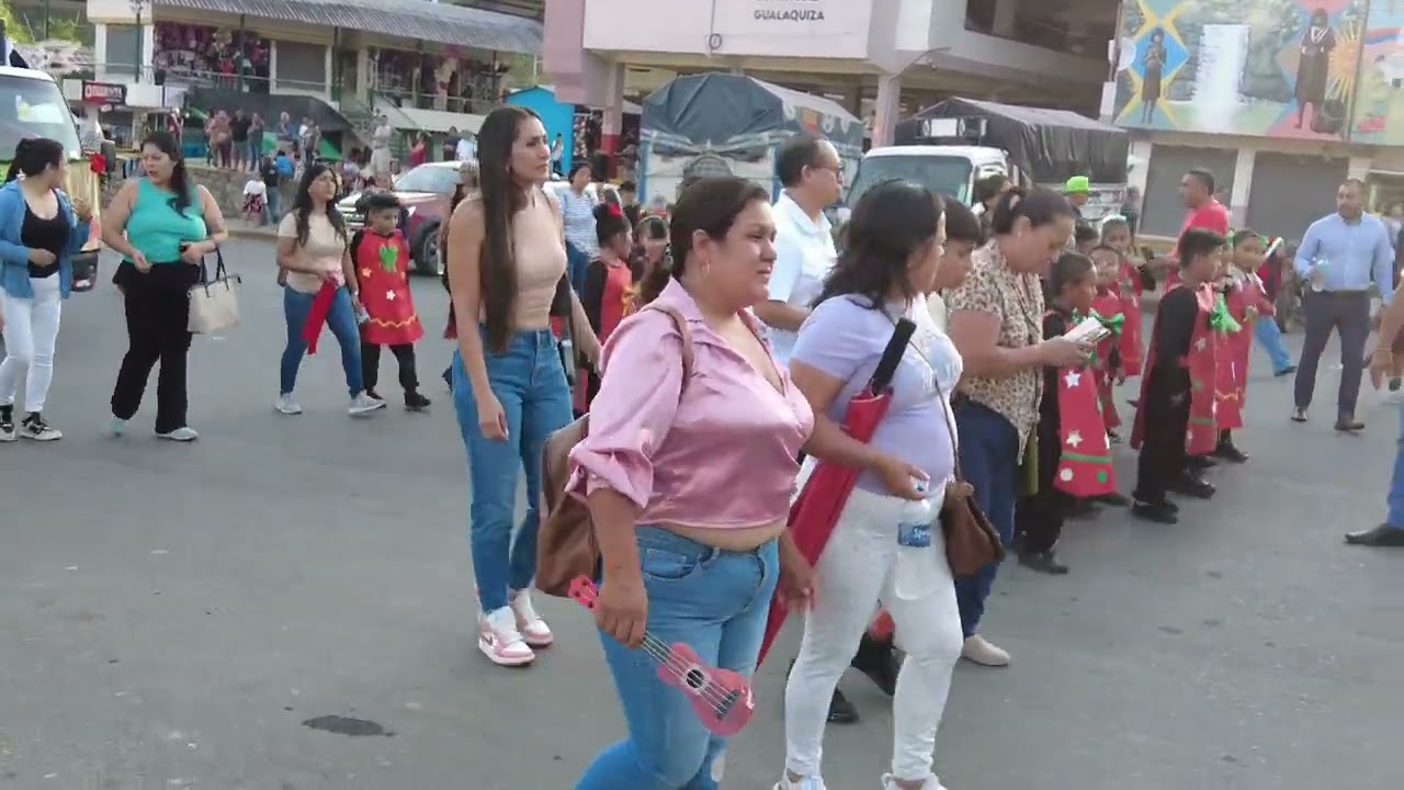 CANTÓN GUALAQUIZA PROVINCIA MORONA SANTIAGO CAMINATA CON EL NIÑO DIVINO POR LA CIUDAD 🏙️