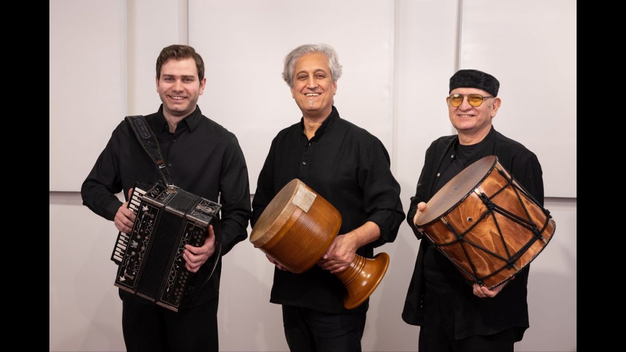 Sanin eshqin / عشقِ تو / Behnam samani: Tombak. Vahid Asadollahi:  Naqare. Morad Asadollahi: Garmon.