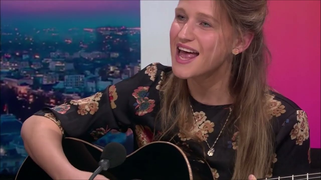 Selah Sue - Pills [live & acoustic]