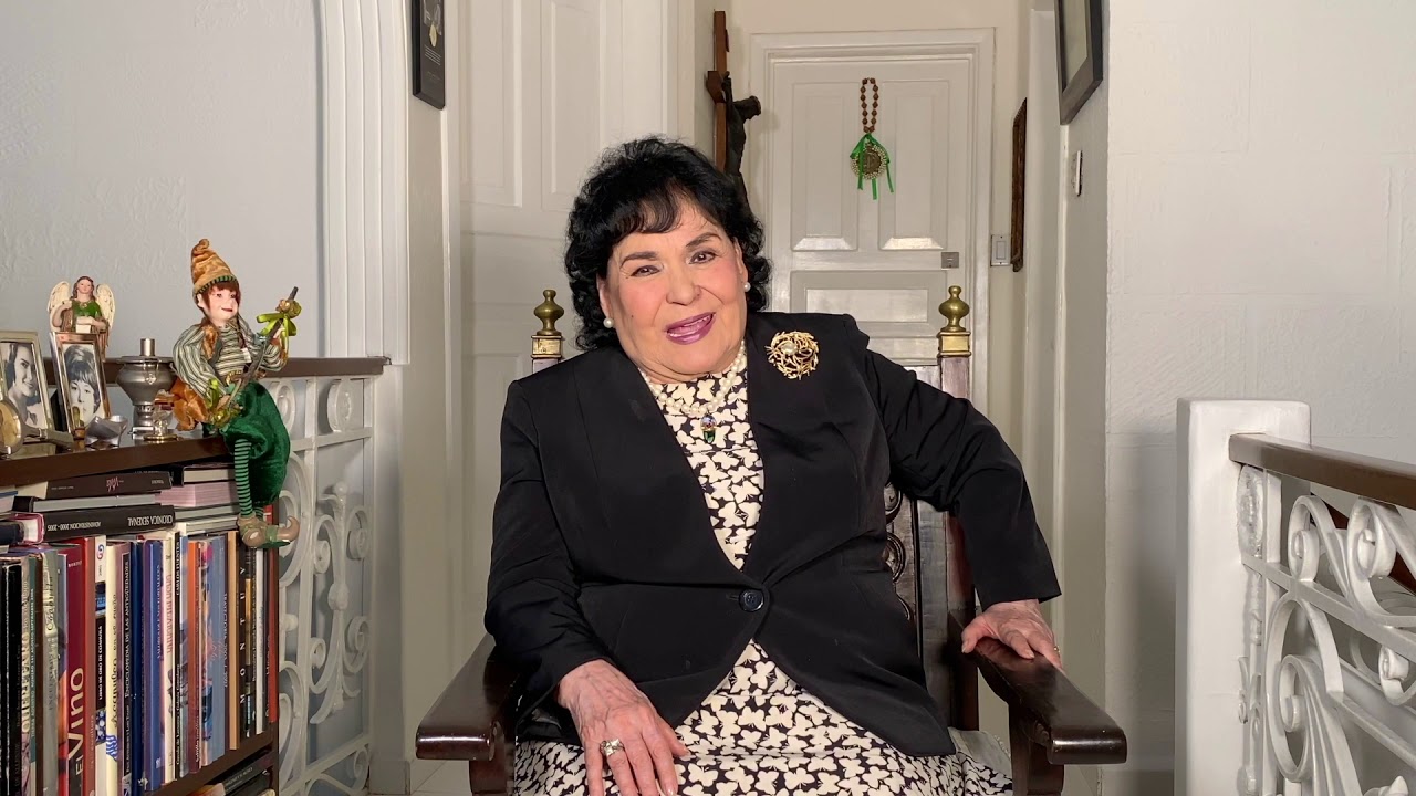 Engañan a mi Madre con su Boda, Carmen Salinas