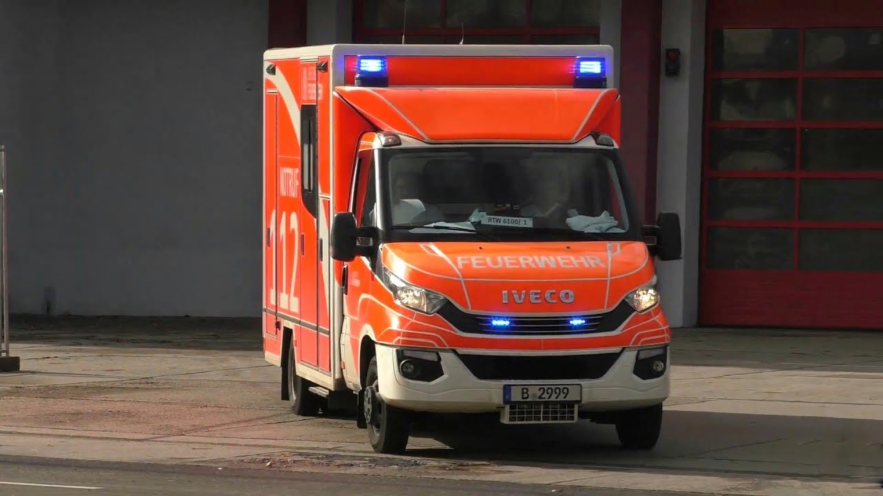 [🚑Der Lächelnde Rettungswagen😁] Einsatzfahrt 》RTW-6100/1 || Berliner Feuerwehr / Feuerwache Marzahn