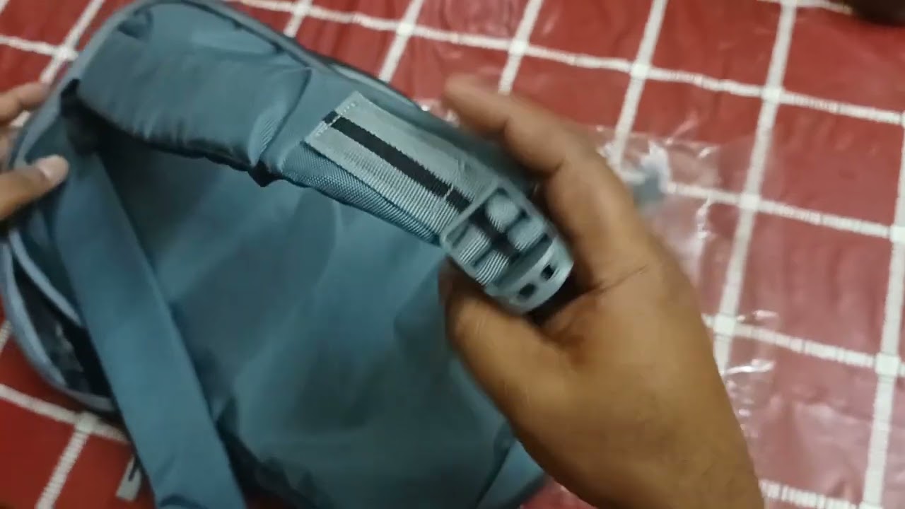 amazon basics 12L mini back pack