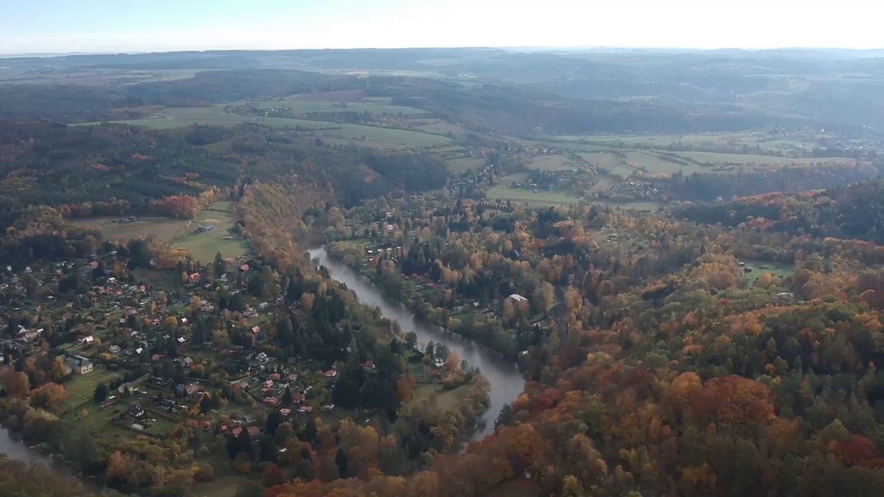 Podzimní Sázava z ptačí perspektivy 28. 10. 2020