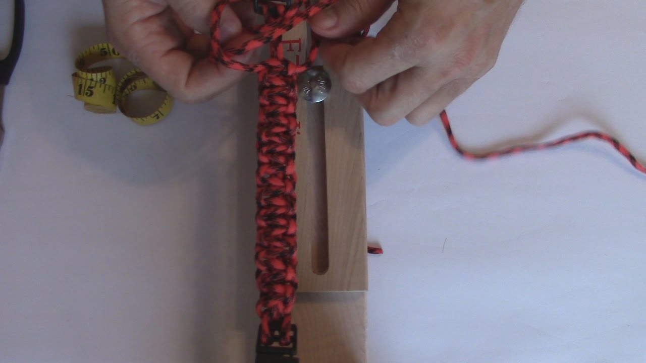 How To Make An Quick and Easy Paracord Cobra Stitch Bracelet