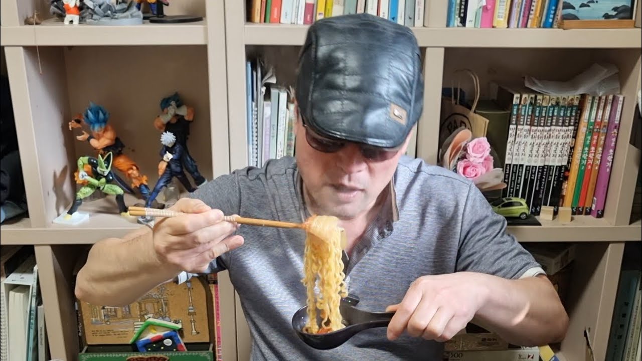 얼큰 수제짬뽕라면에 달달막걸리 한잔했습니다 