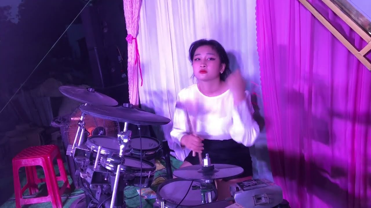 Anh C&ograve;n Nợ Em - Ni Ni Drum Cover