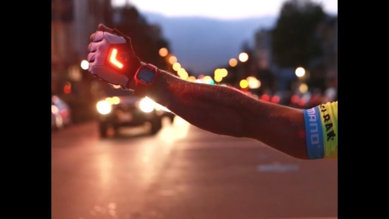 INTELLIGENT LED TURN SIGNAL CYCLING GLOVES
