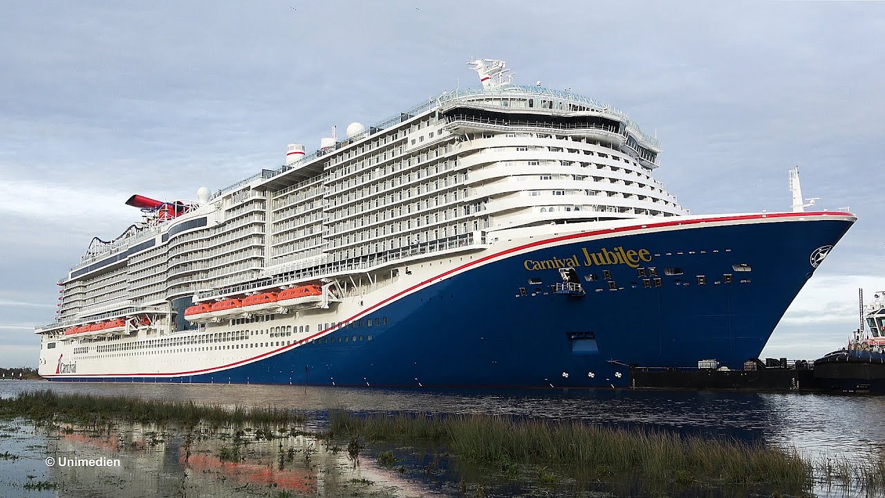 Carnival Jubilee | the strong ship horn of the brand new Carnival Cruise Line ship | 4K-Video
